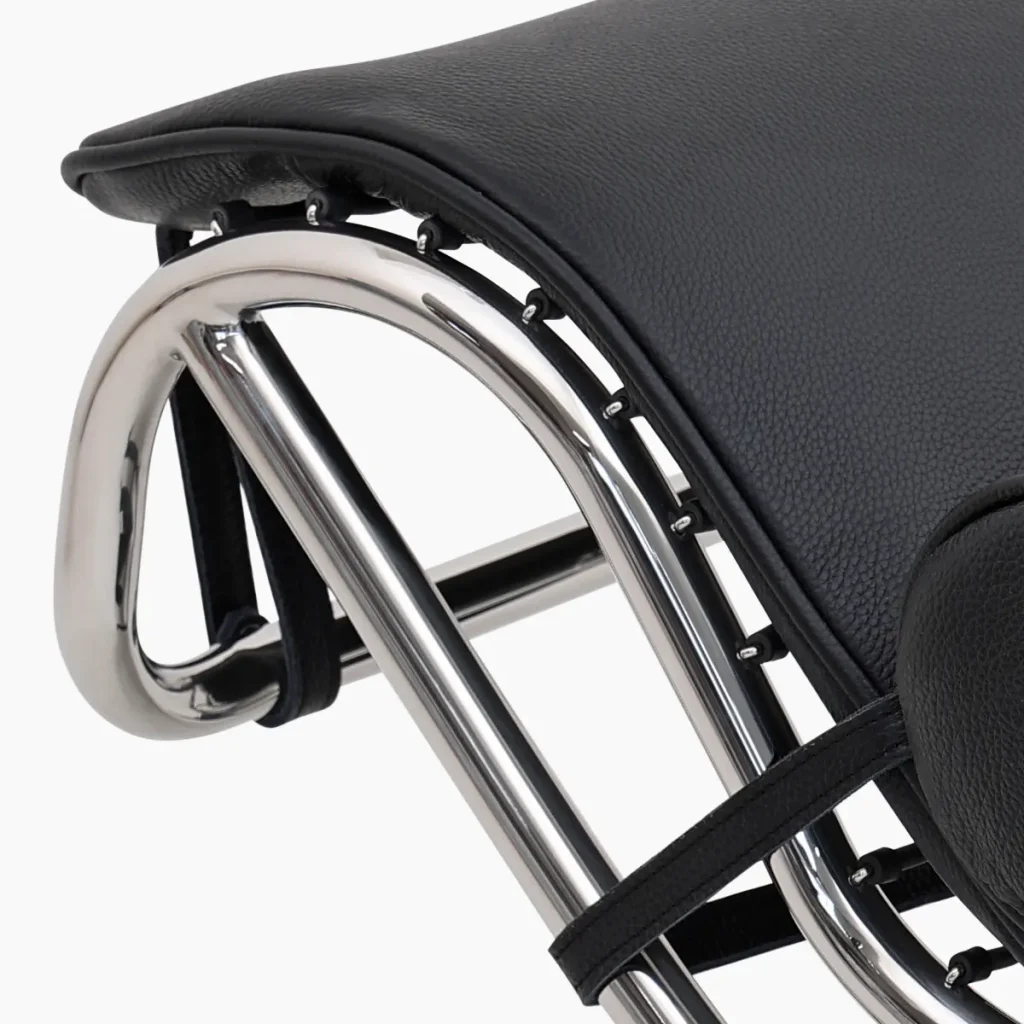 corbusier-inspired-lc4-chaise-lounge-chair-cl016le01a-010
