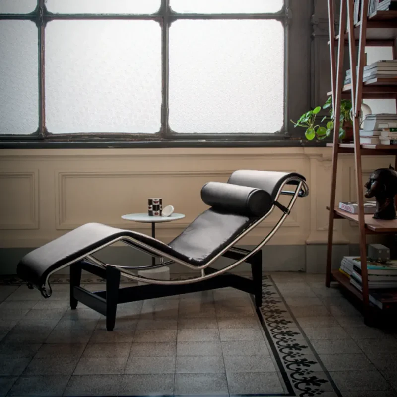 lc4-chaise-lounge-001