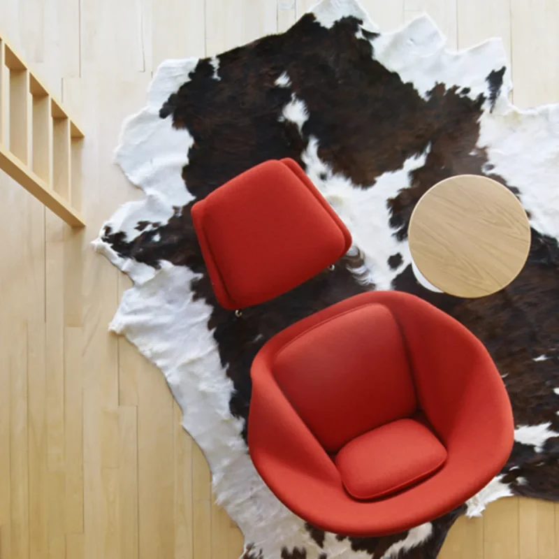 womb-chair-and-ottoman-002